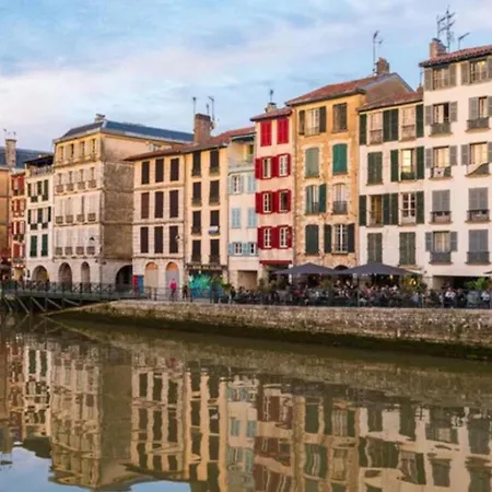 Centre Historique 5 * Bayonne