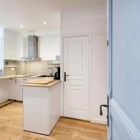 Appartement Centre Historique 5 *