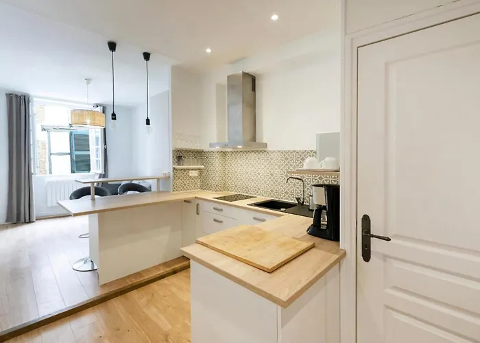 Centre Historique 5 דירה