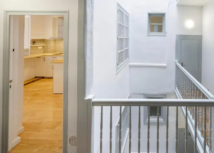 Centre Historique 5 *