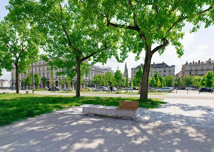 Centre Historique 5 באיון